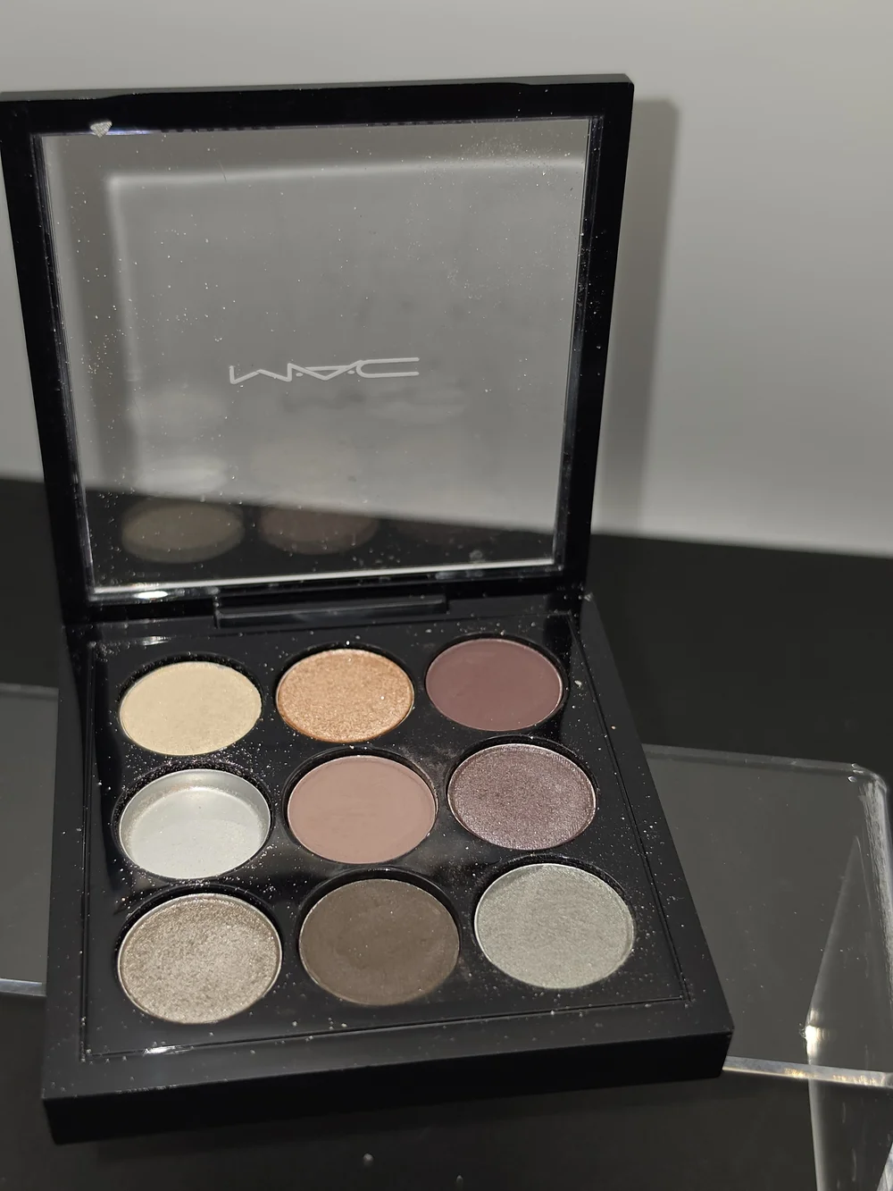 DISCONTINUED MAC × 9 PALETTE - **PLEASE READ!!**